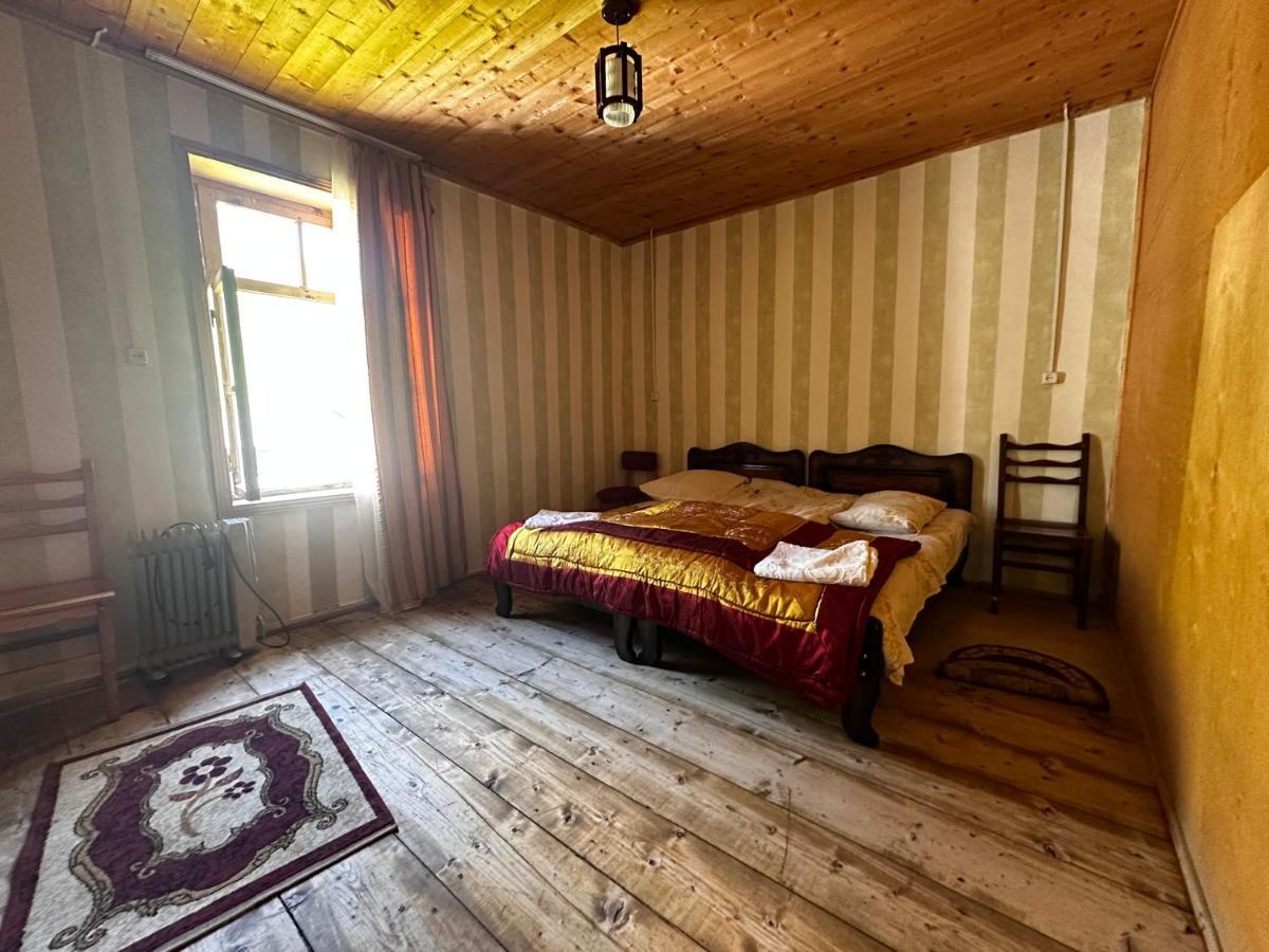 Guesthouse Angelina Ushguli Bagian luar foto