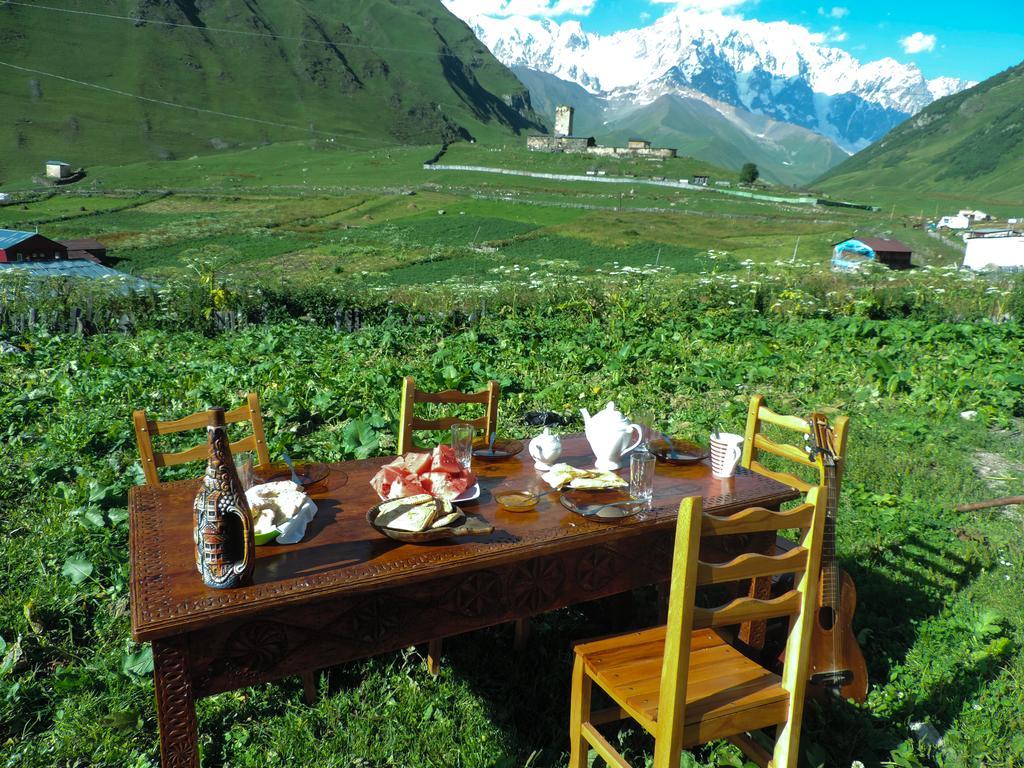 Guesthouse Angelina Ushguli Bagian luar foto