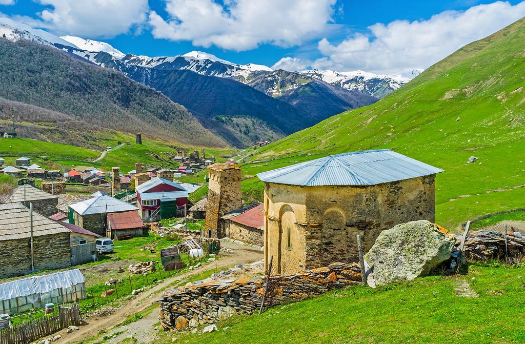 Guesthouse Angelina Ushguli Bagian luar foto