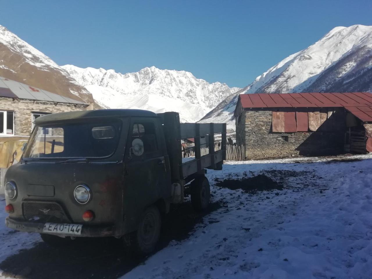 Guesthouse Angelina Ushguli Bagian luar foto