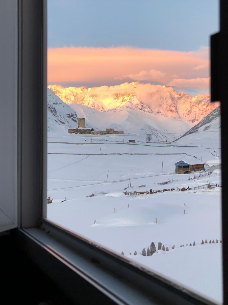 Guesthouse Angelina Ushguli Bagian luar foto